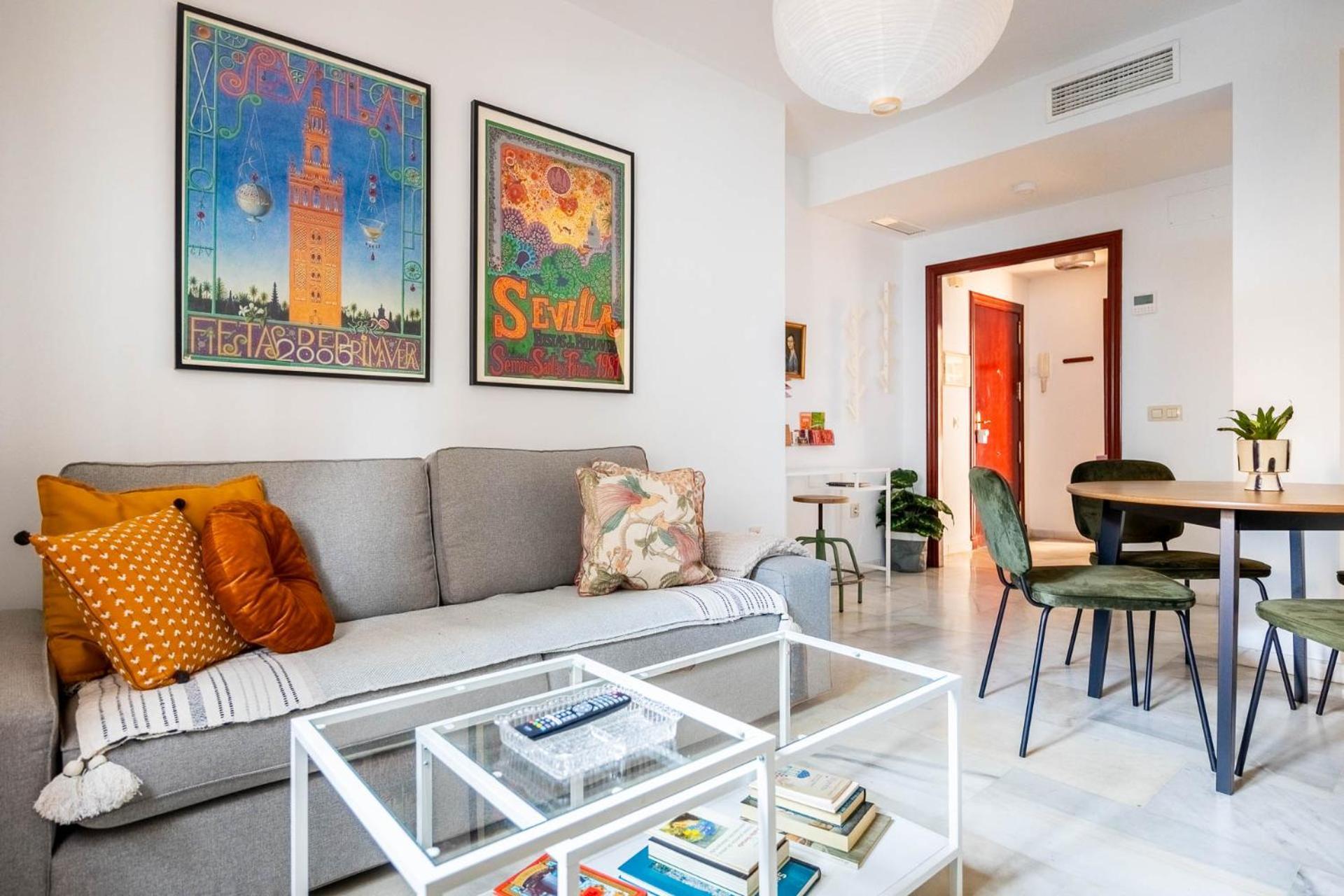 Piso Con Patio Privado Y Parking Nervion Sevilla Exterior photo